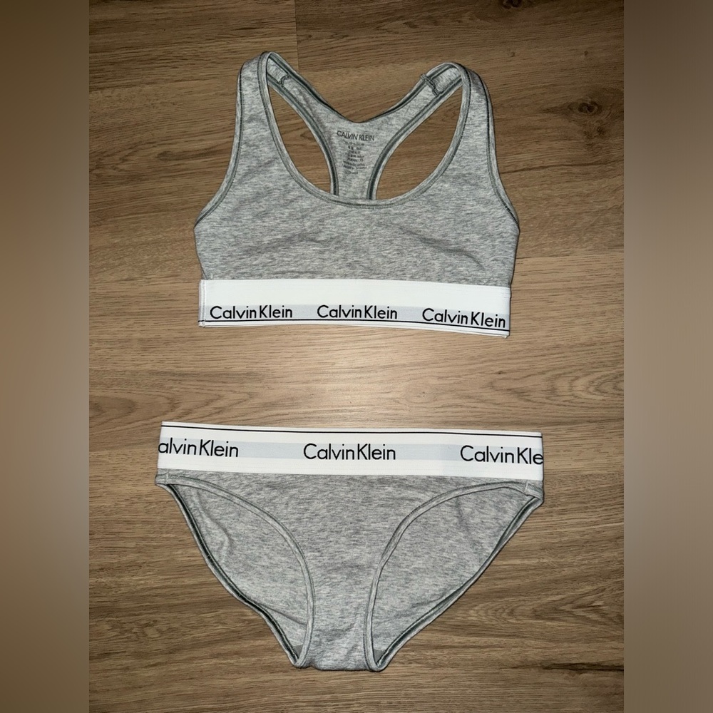 NWOT Calvin Klein Set ☁️